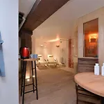 Appartement Les Toits du Tonnelier - 64 m2 - situation plein centre médiéval - sauna - 2 garages *